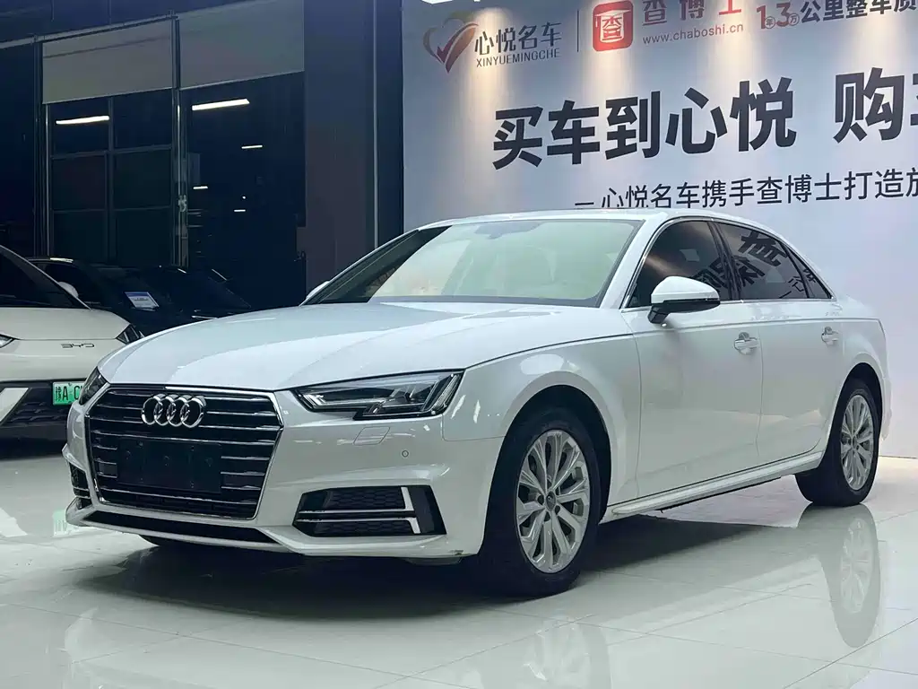 Audi A4L 2019 — фото 1