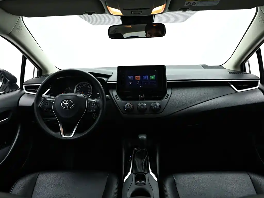 Toyota Corolla 2023 — фото 15