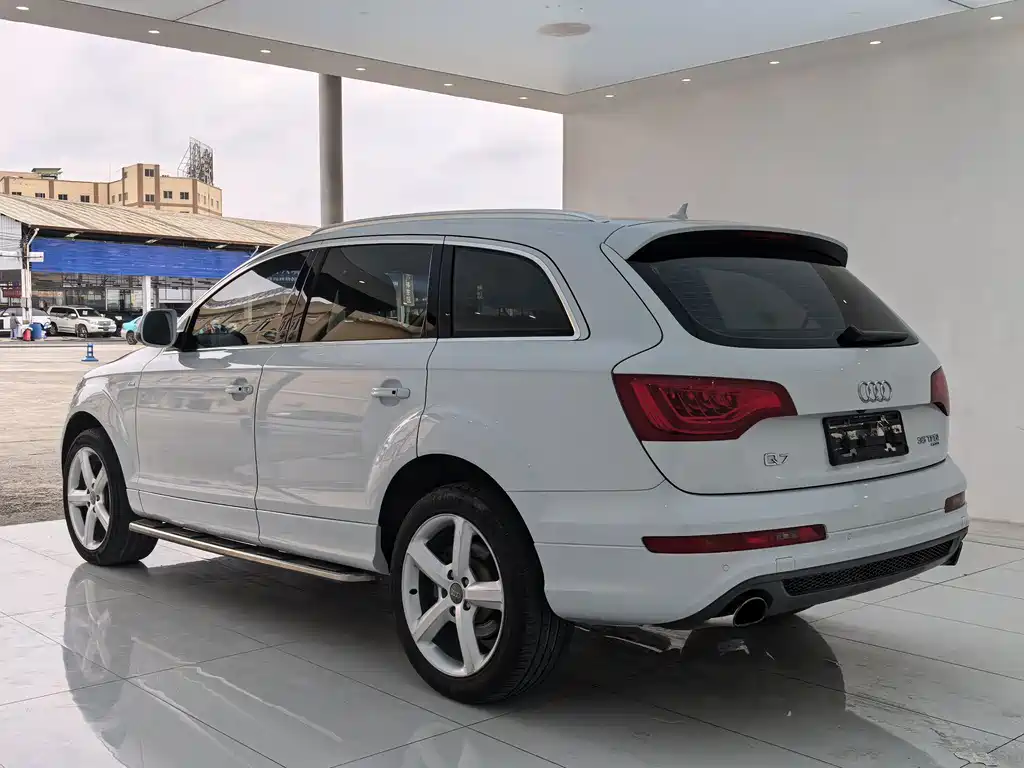 Audi Q7 2015 — фото 16