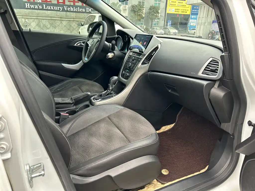 Buick Excelle 2013 — фото 20