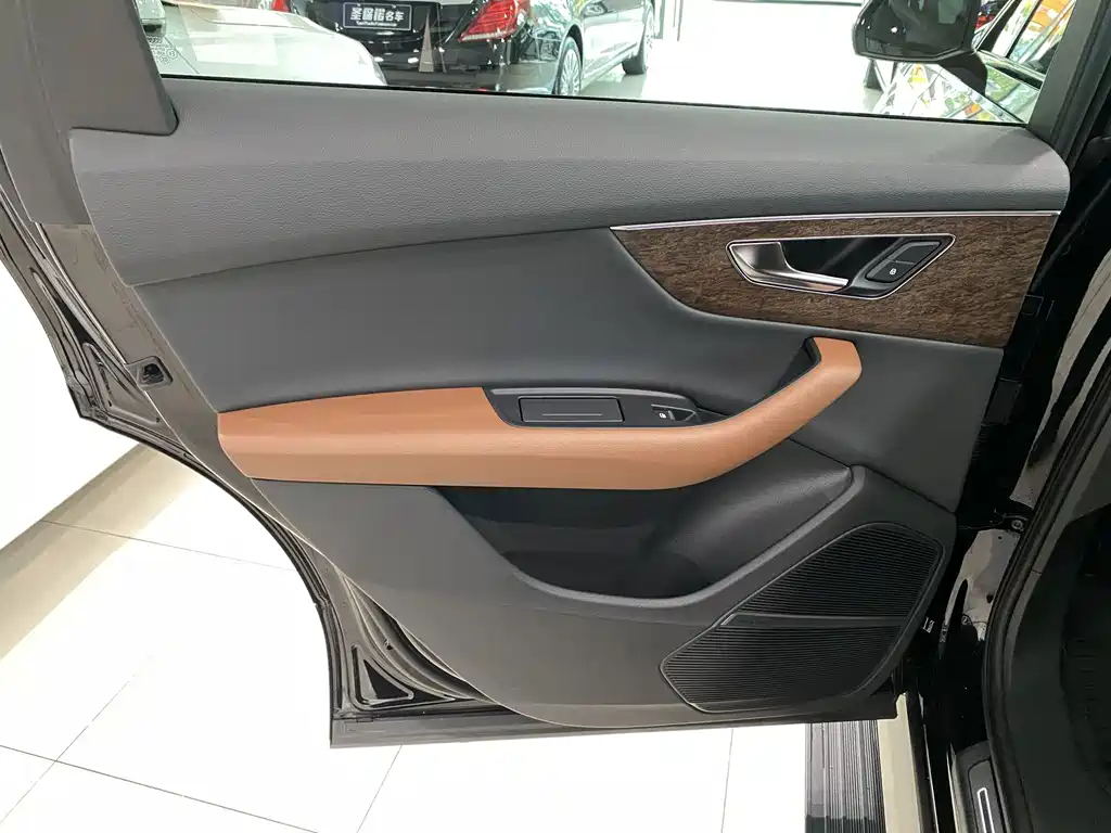 Audi Q7 2022 — фото 16