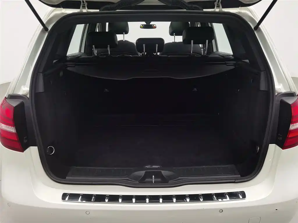 Mercedes-Benz B-Class 2017 — фото 16