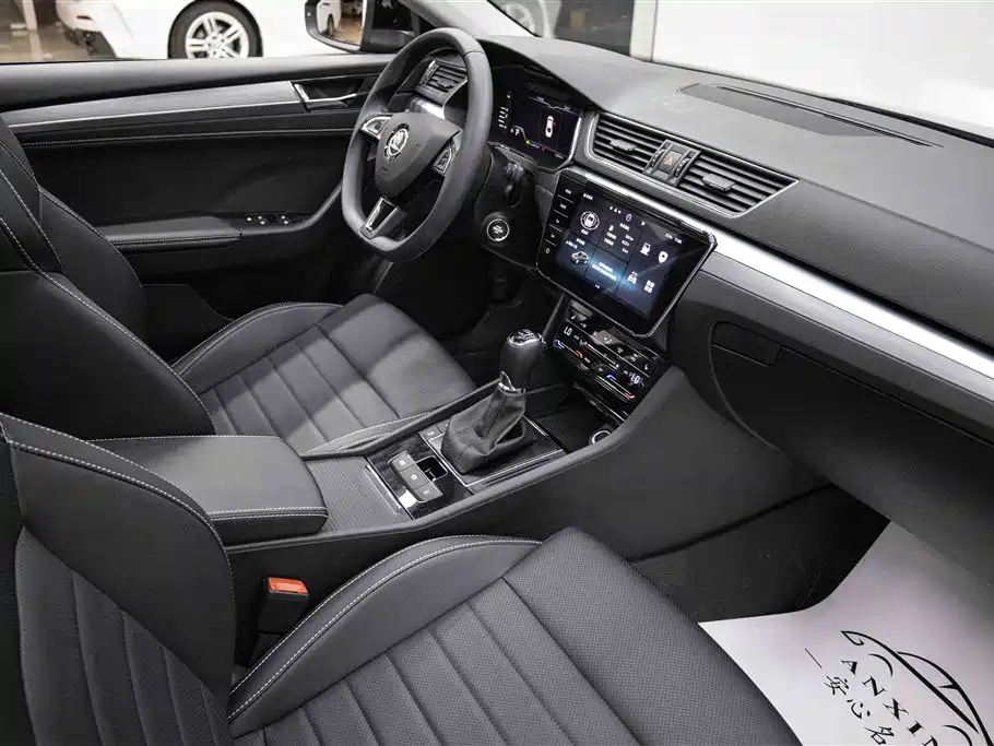 Skoda Superb 2024 — фото 18