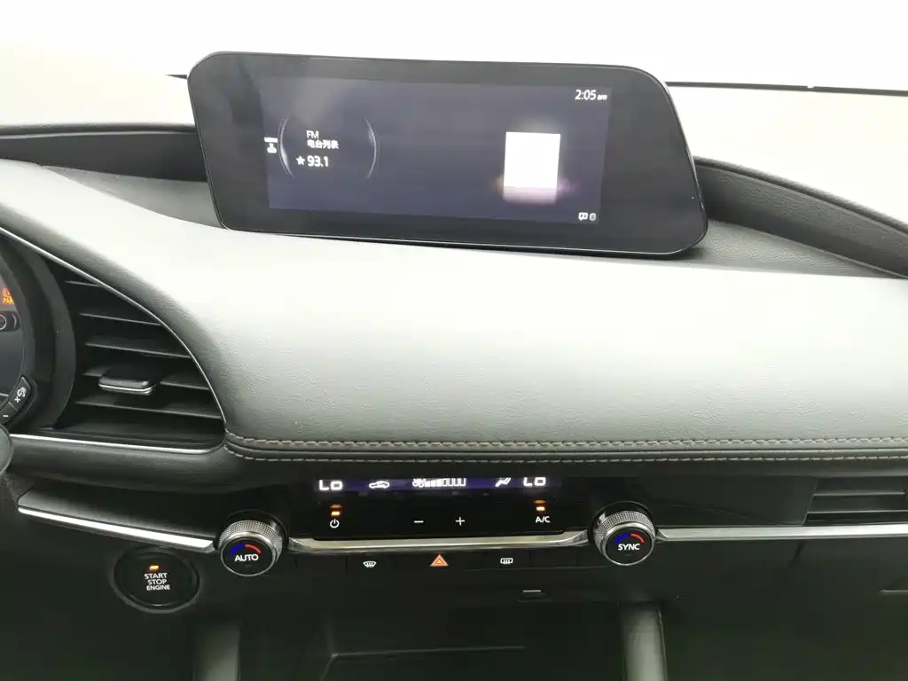 Mazda 3 Axela 2020 — фото 12