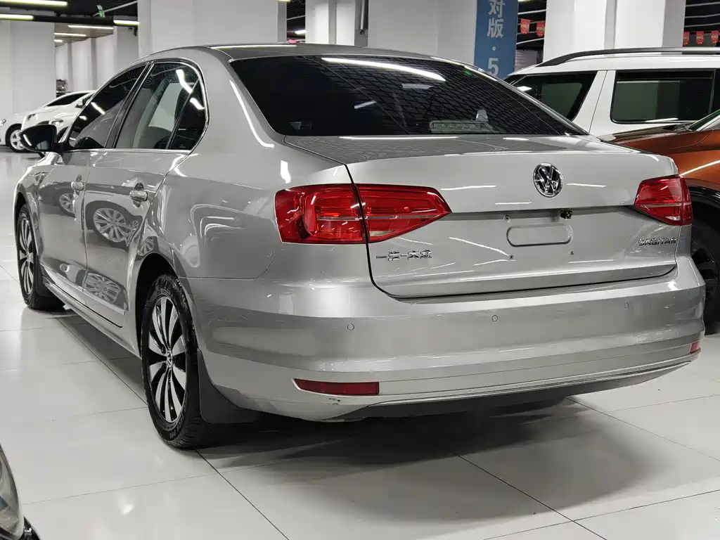 Volkswagen Sagitar 2017