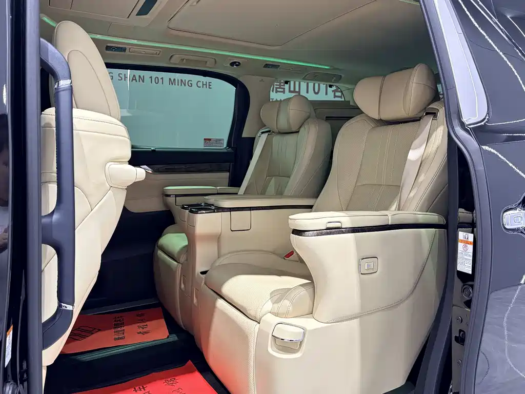 Toyota Vellfire 2022 — фото 9