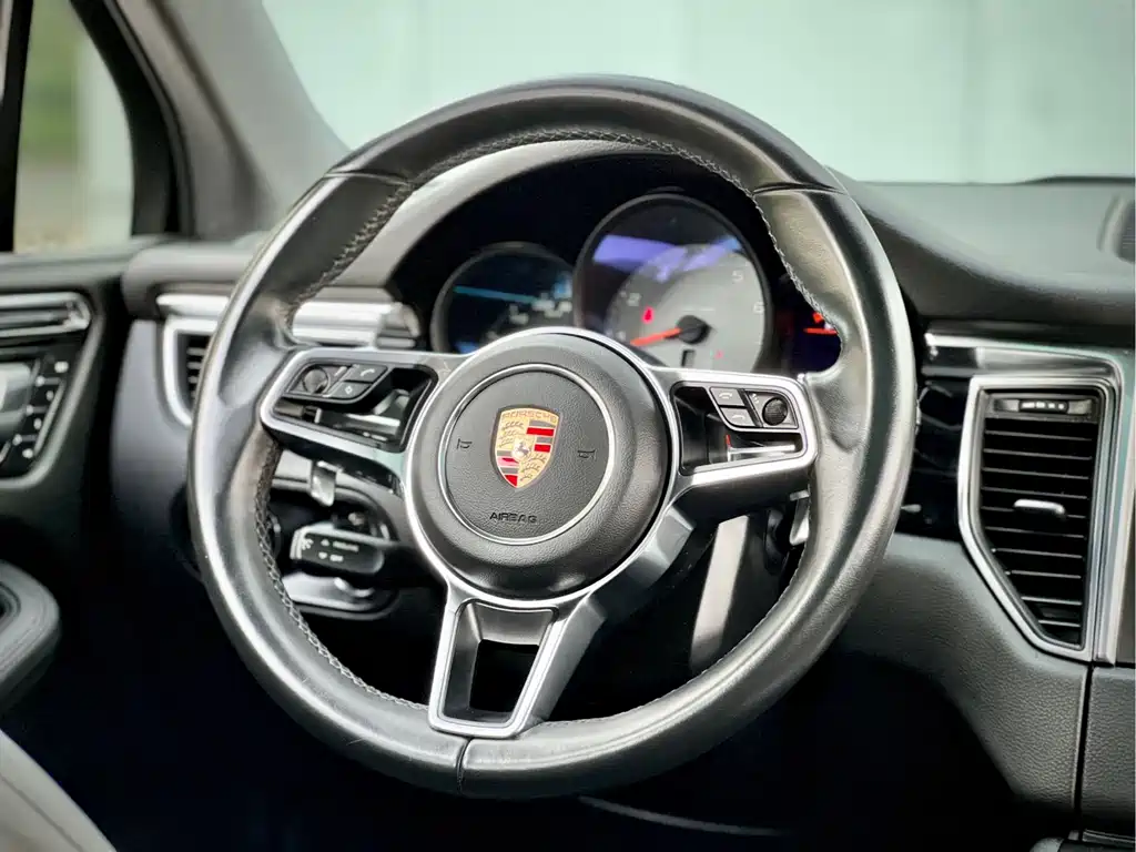 Porsche Macan 2015 — фото 8