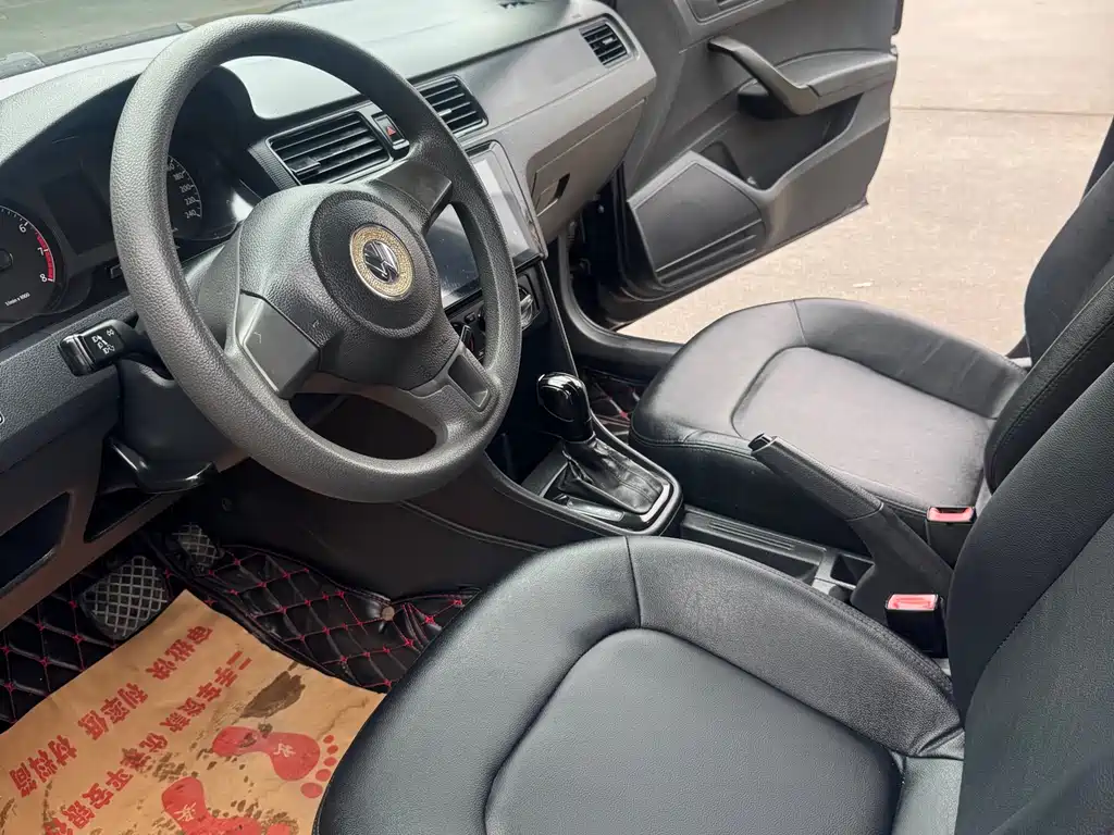 Volkswagen Santana 2015