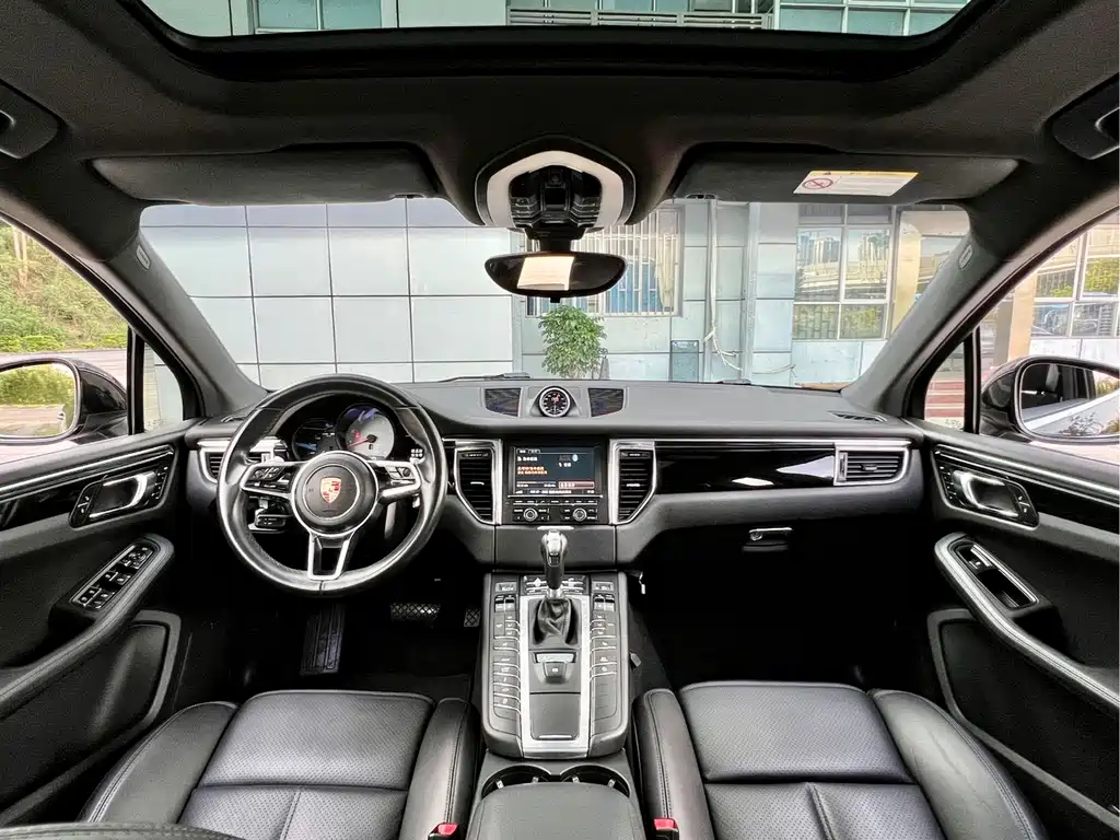 Porsche Macan 2015 — фото 10
