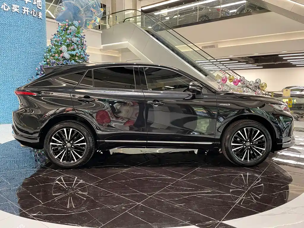 Toyota Venza 2023 — фото 17