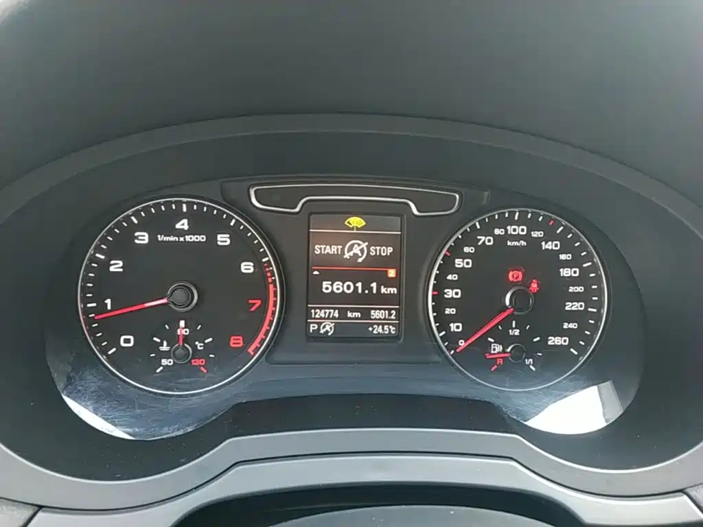 Audi Q3 2015 — фото 12
