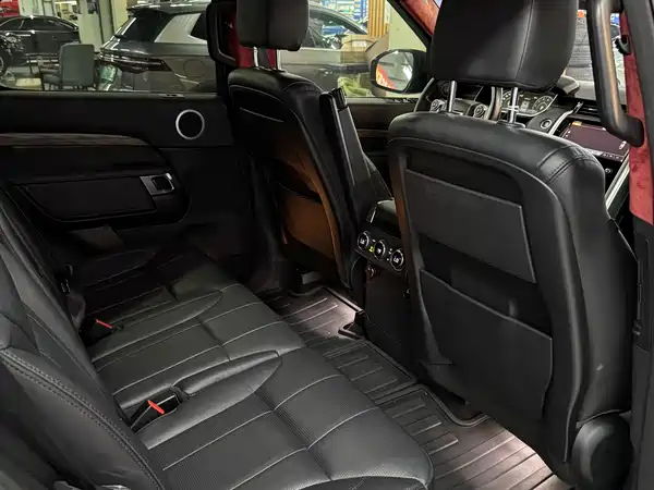 Land Rover Discovery 2019