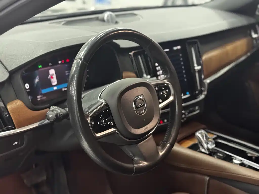 Volvo S90 2022 — фото 12