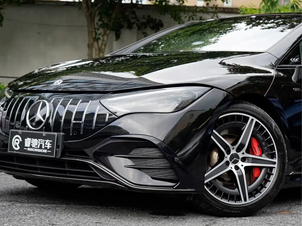 Mercedes-Benz EQE AMG 2025 — фото 18