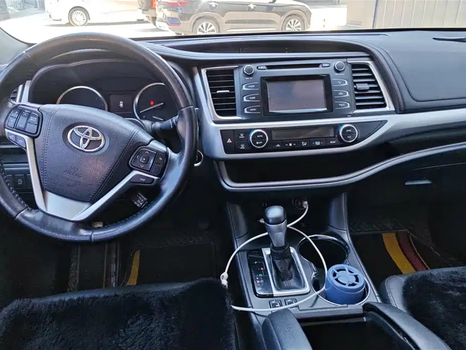 Toyota Highlander 2017 — фото 12