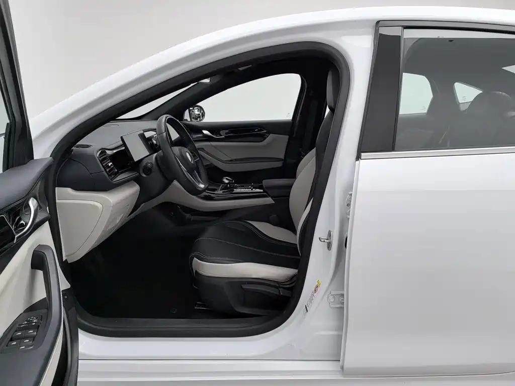 BYD Qin PLUS 2023 — фото 10