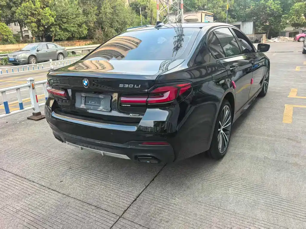 BMW 5 Series 2023