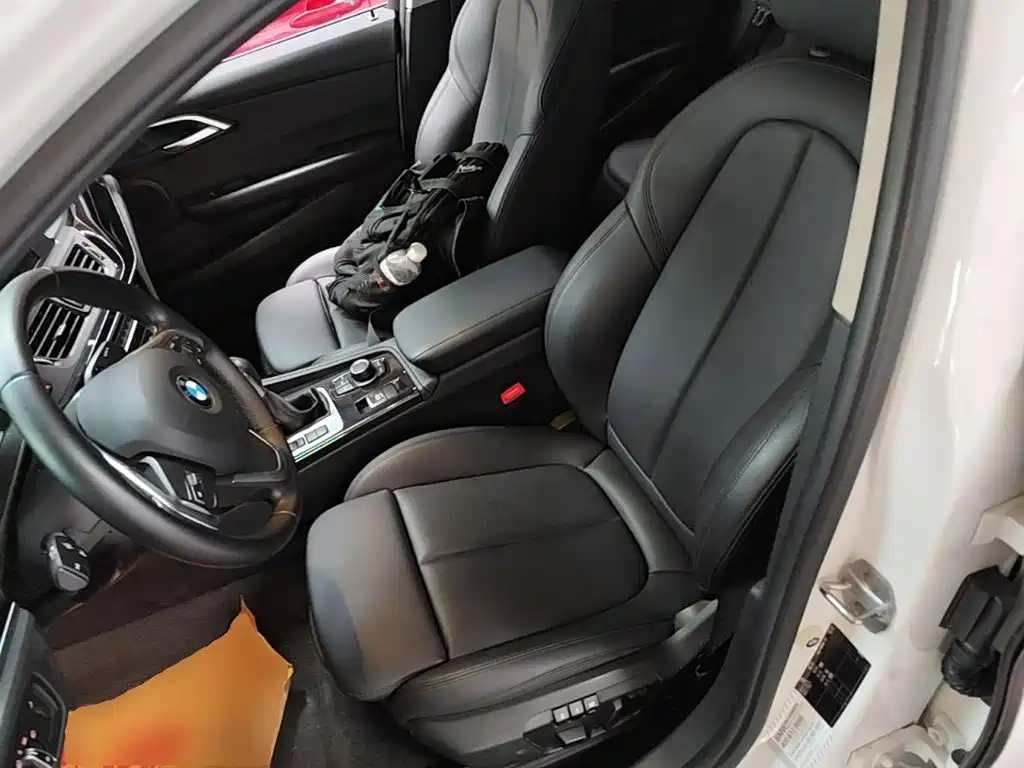 BMW 1 Series 2019 — фото 22