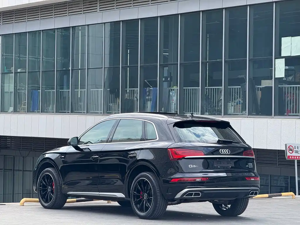 Audi Q5L 2022 — фото 3
