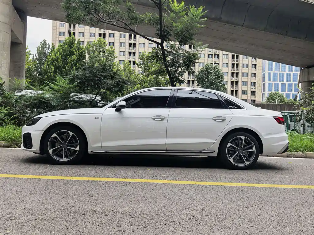 Audi A4L 2021