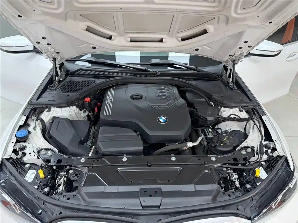 BMW 3 Series 2023 — фото 14