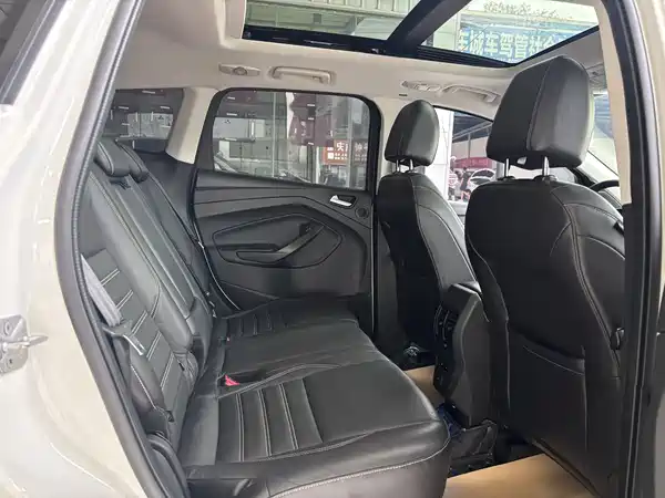Ford Kuga 2016