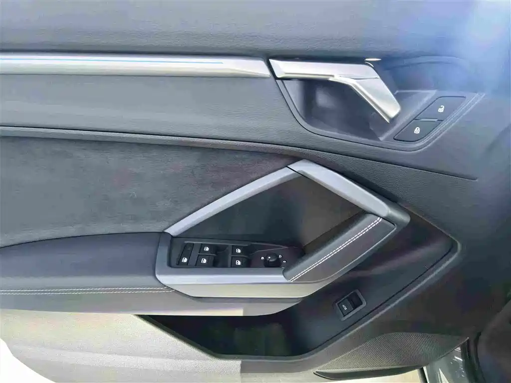 Audi Q3 2024 — фото 14