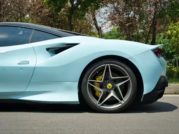 Ferrari F8 2023