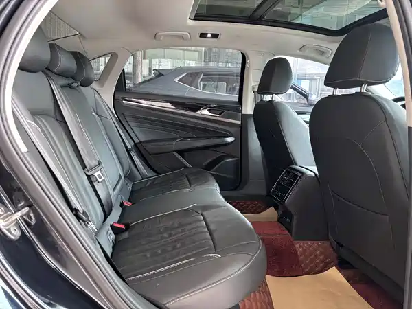 Volkswagen Passat 2023