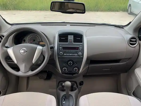 Nissan Sunny 2016