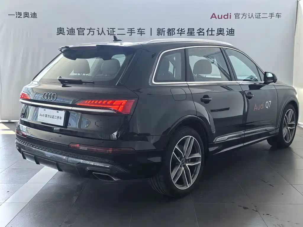 Audi Q7 2025 — фото 18