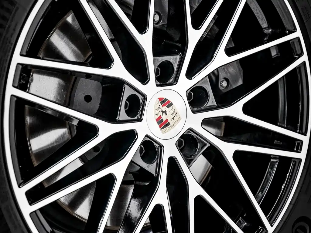Porsche Cayenne 2023 — фото 8