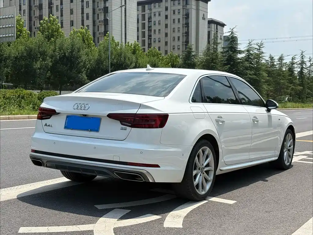 Audi A4L 2019