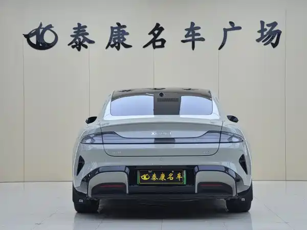 Xiaomi SU7 2025