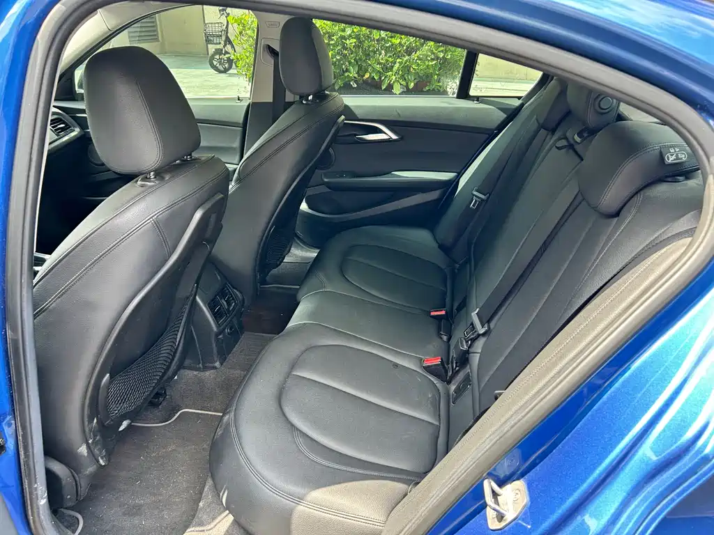 BMW 1 Series 2019 — фото 17