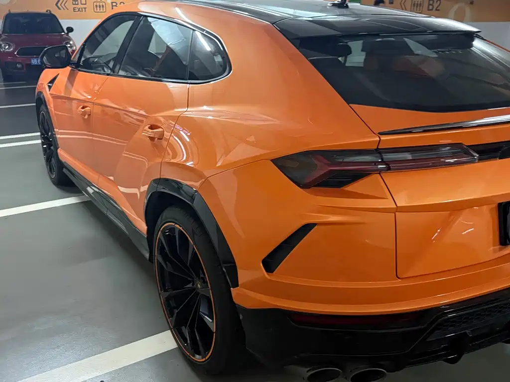 Lamborghini Urus 2023 — фото 10