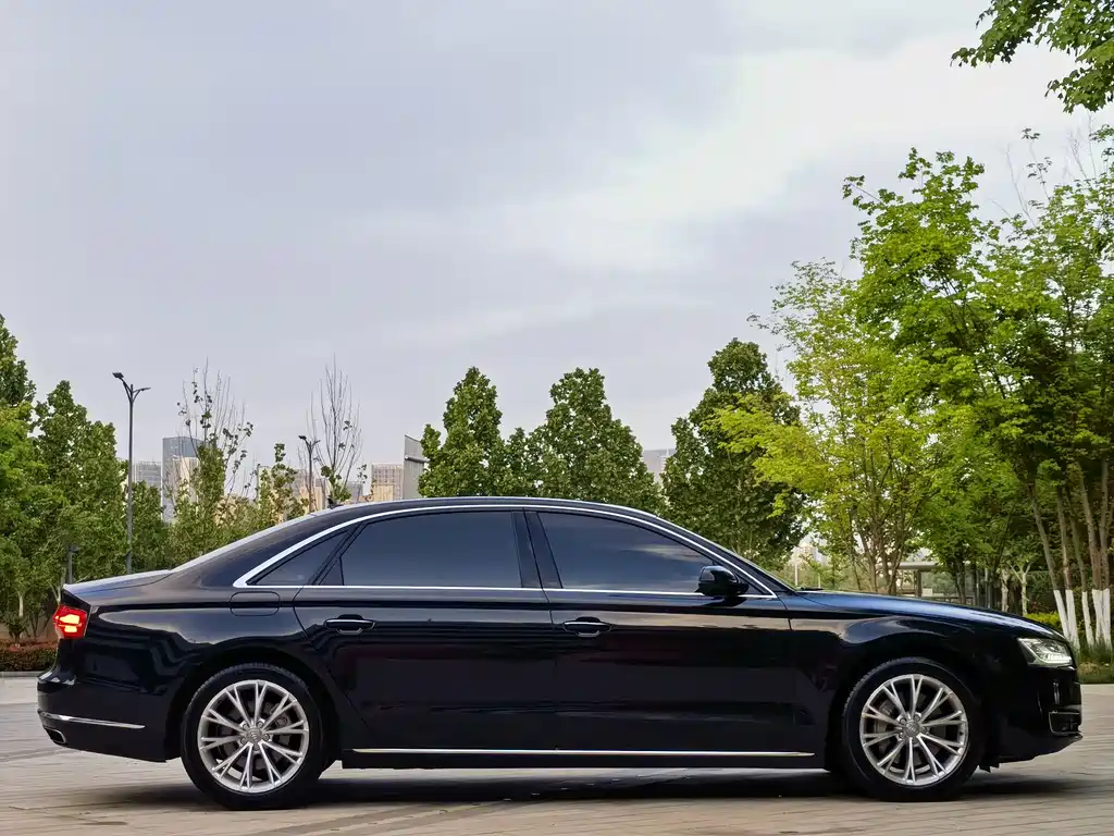 Audi A8 2015 — фото 5