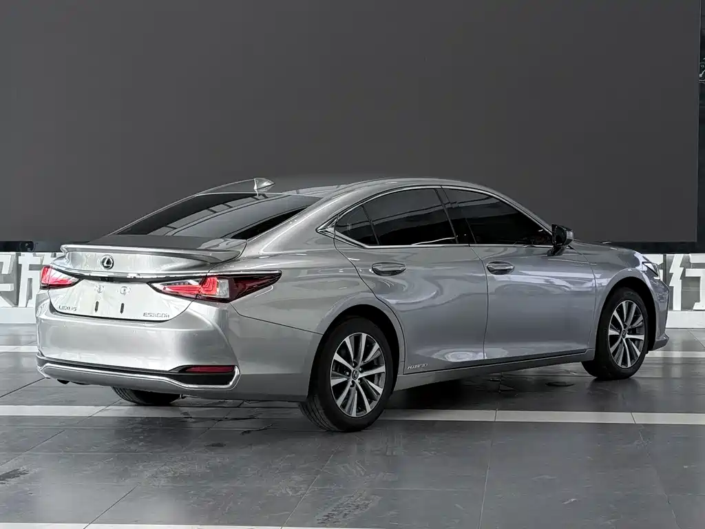 Lexus ES 2021 — фото 5
