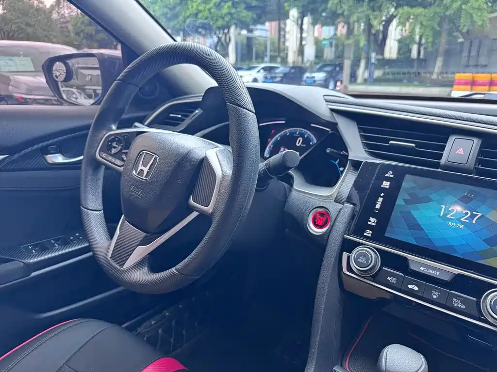 Honda Civic 2019 — фото 10