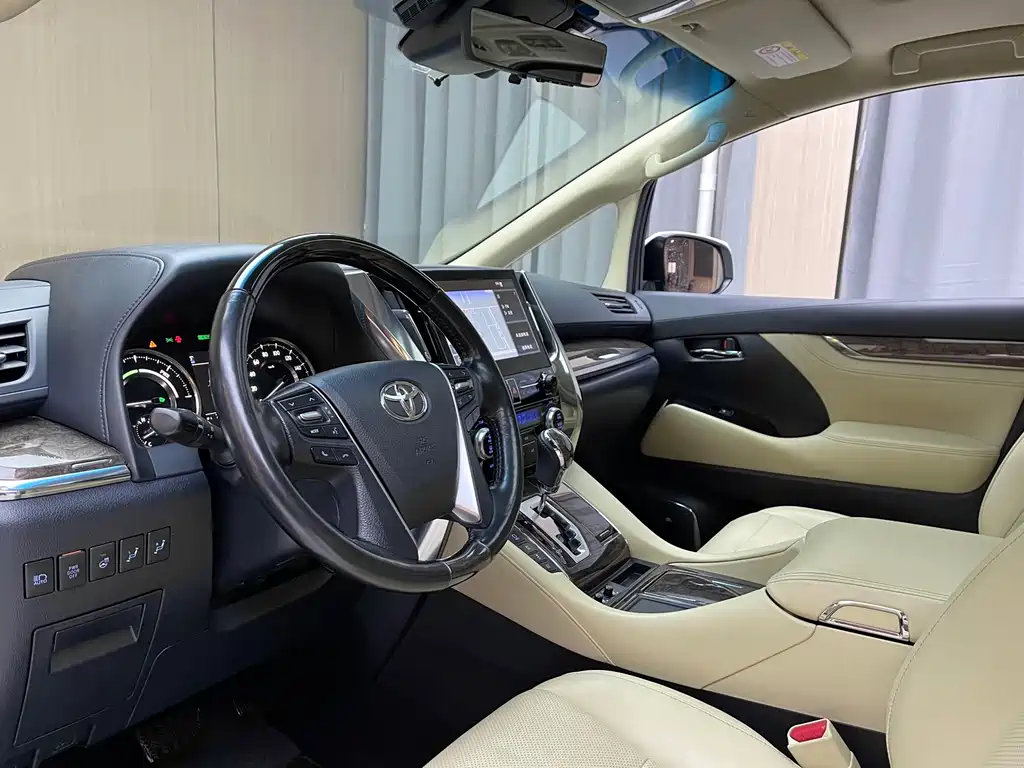 Toyota Alphard 2020 — фото 4