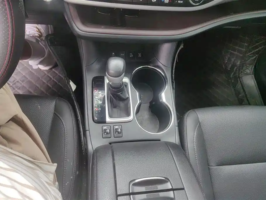 Toyota Highlander 2018 — фото 16