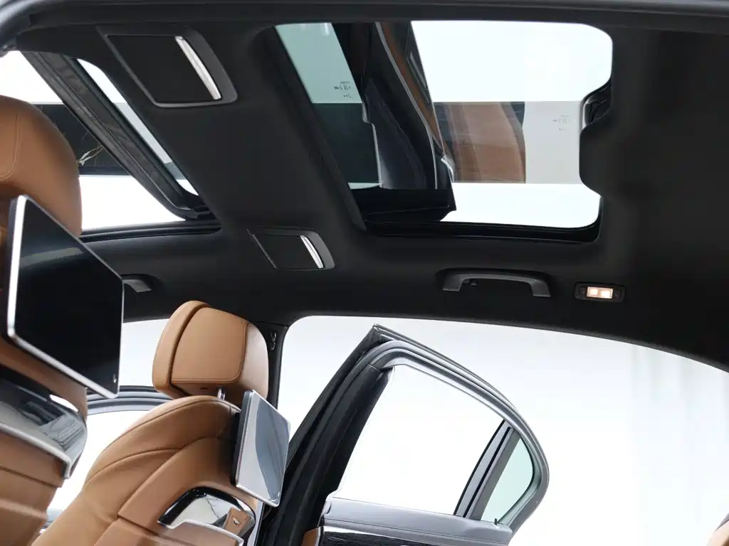 BMW 7 Series 2018 — фото 8