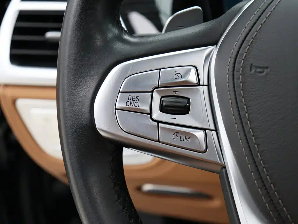 BMW 7 Series 2018 — фото 17