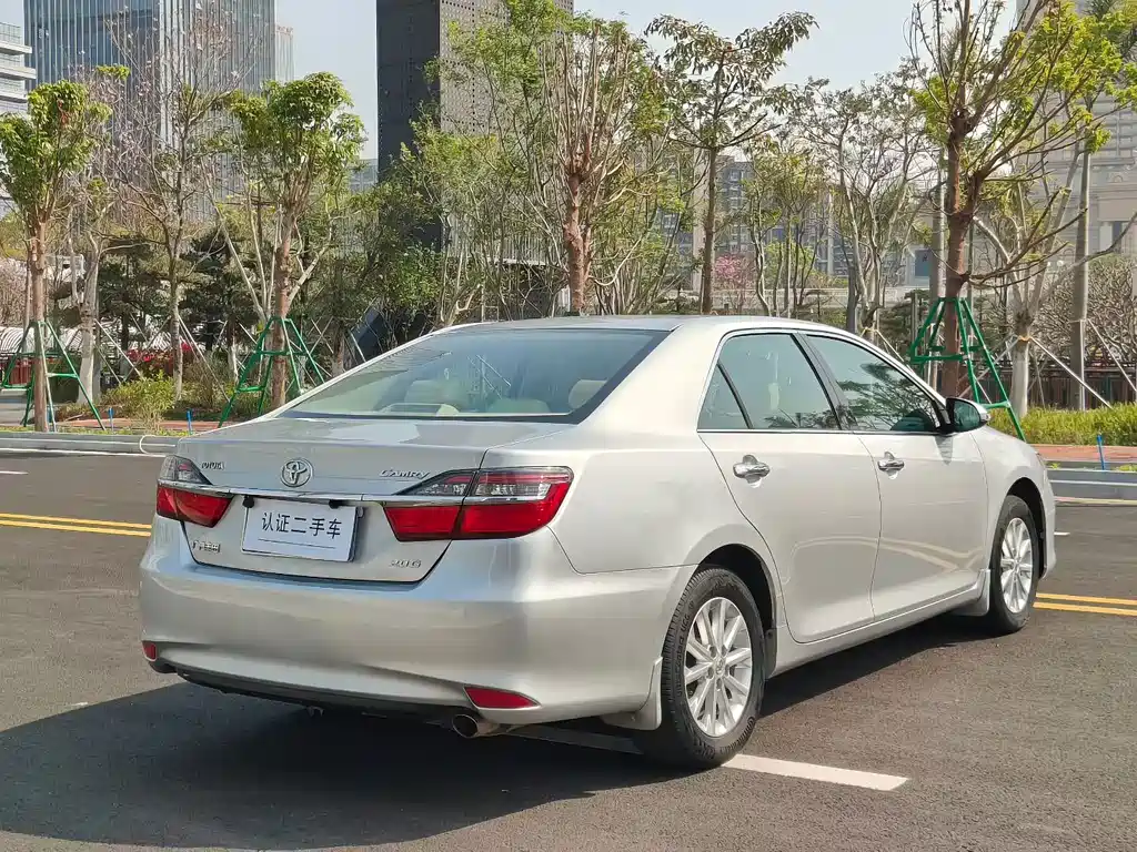 Toyota Camry 2015 — фото 5