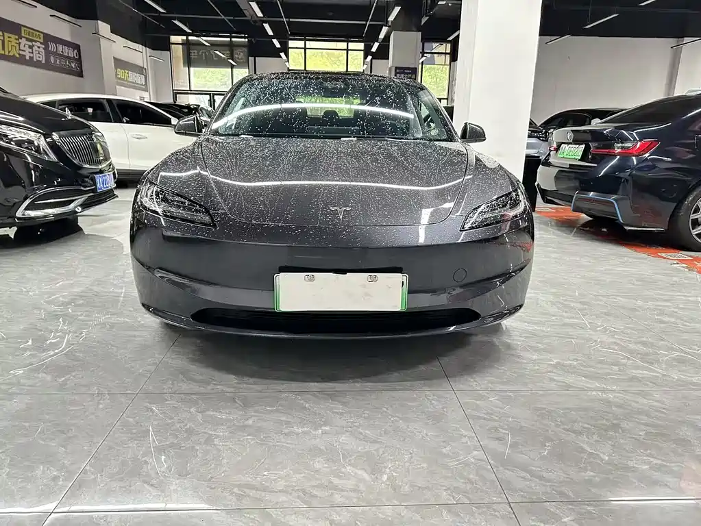Tesla Model 3 2025 — фото 2