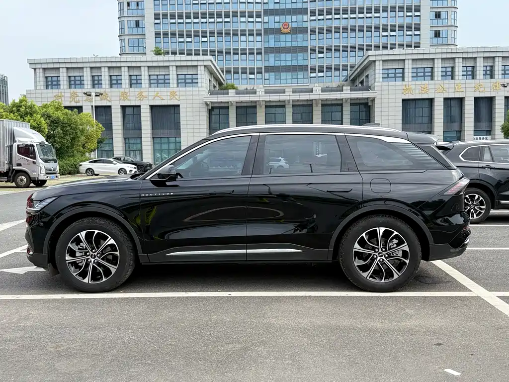 Lincoln Nautilus 2025