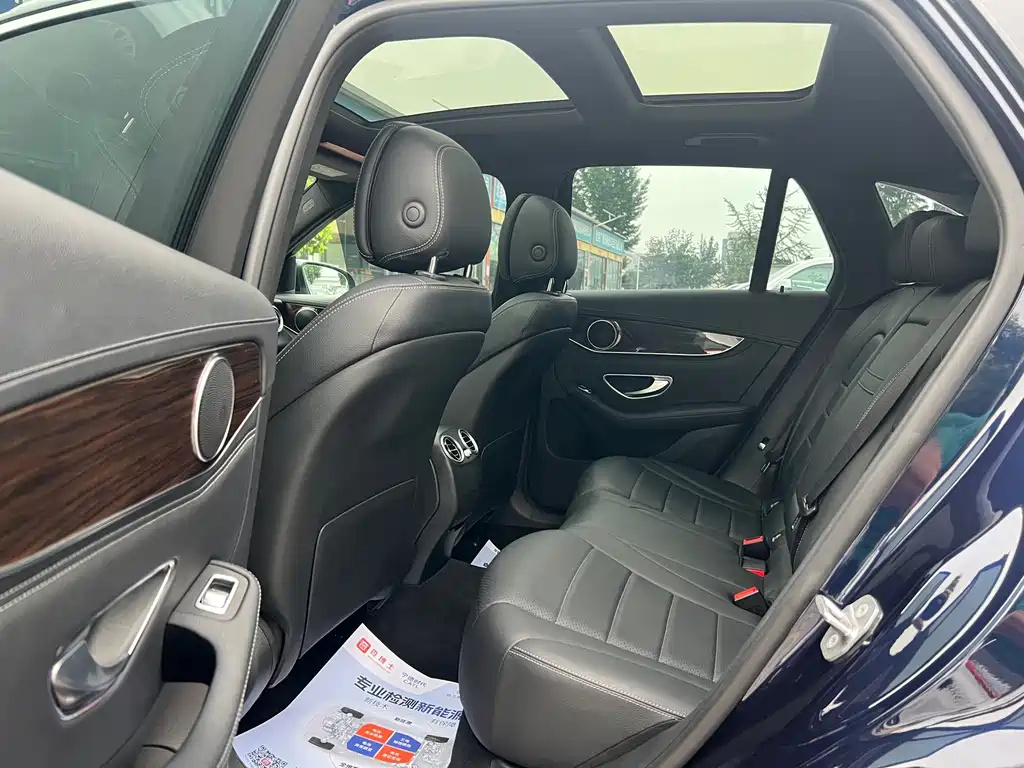 Mercedes-Benz GLC 2018 — фото 17