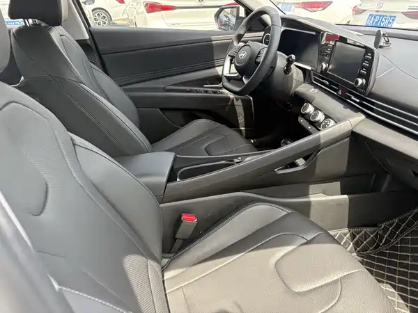 Hyundai Elantra 2023