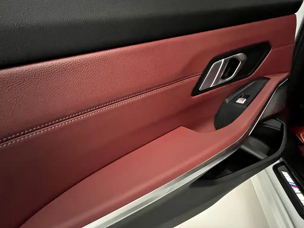 BMW 3 Series 2024 — фото 14
