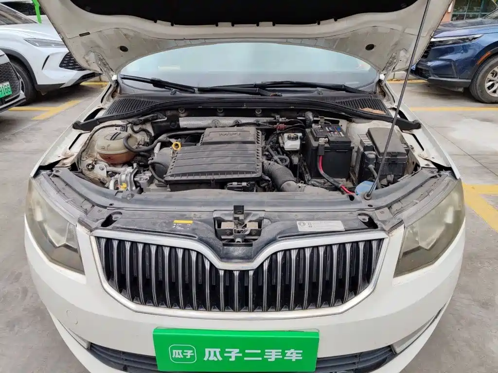 Skoda Octavia 2014 — фото 11